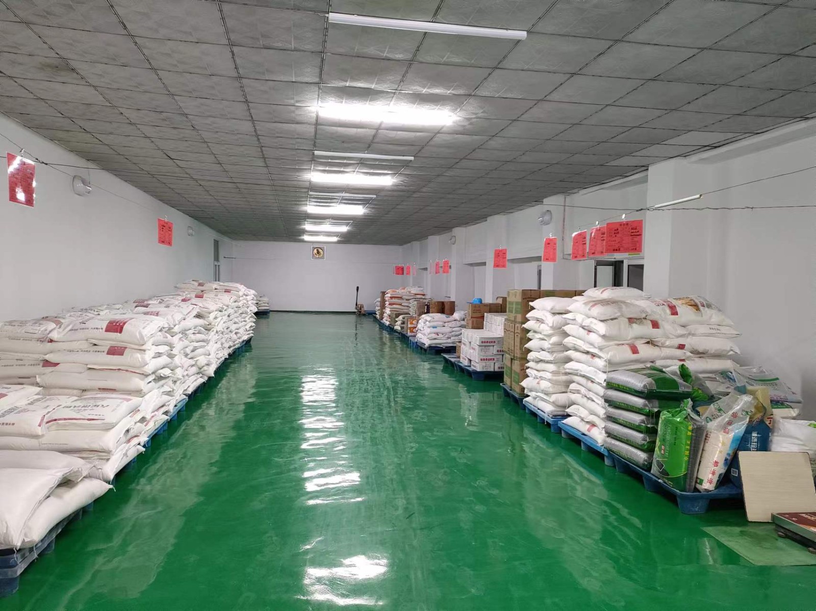 原料庫照片 (2).jpg